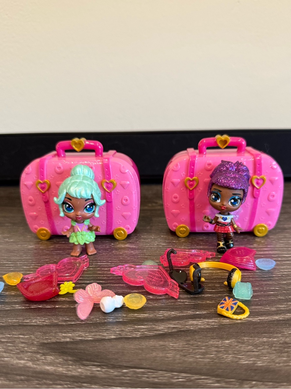 Hatchimals Pixies Vacay Style series by Spin Master 2.5”  suitcase accessories